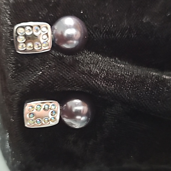 Ann Klein Gorgeous Necklace and Earrings. Charcoal color Pearls on Silver. - Picture 2 of 8